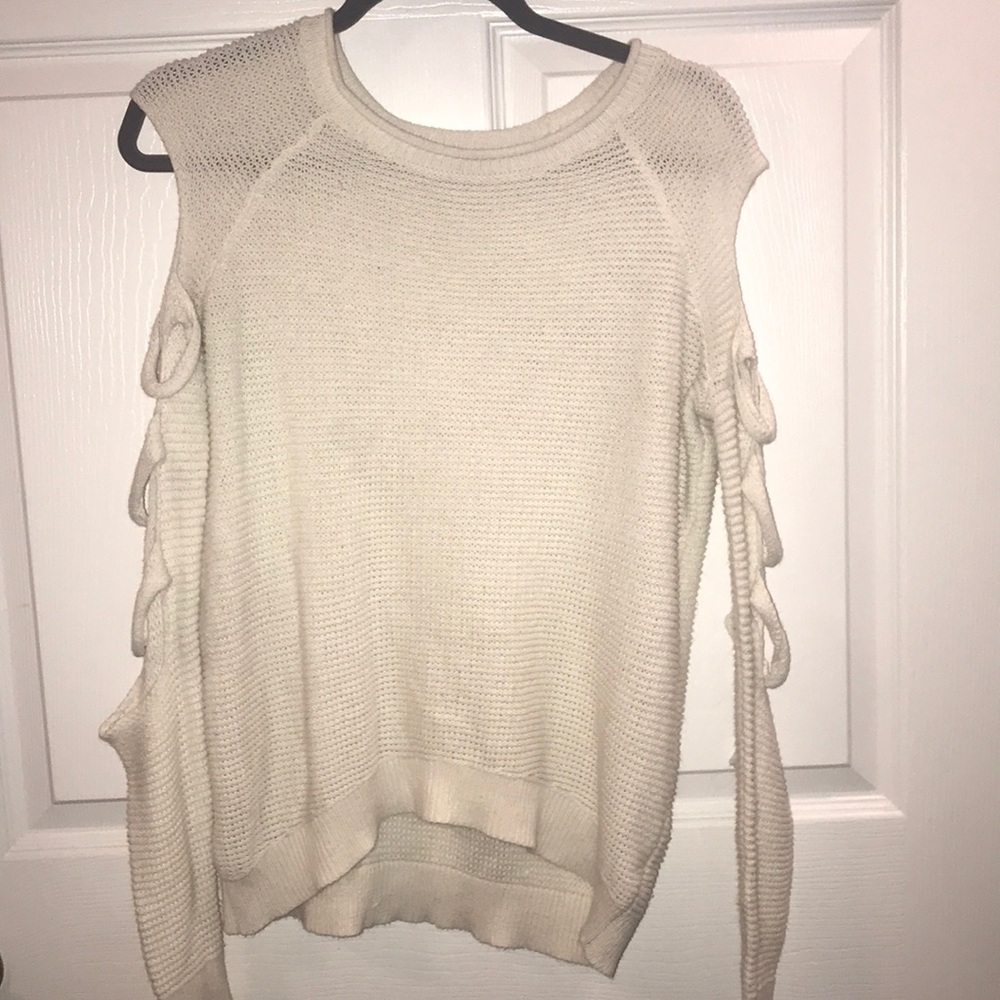 Thin sweater